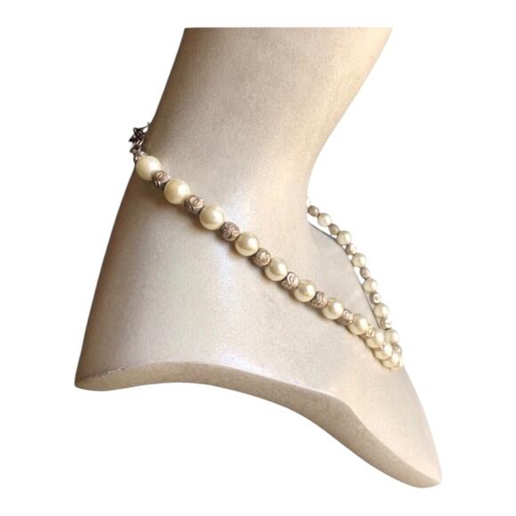 Handmade Vintage Inspired Faux Pearls And Gold Gemstones Hook Closure Necklace - Picture 4 of 9